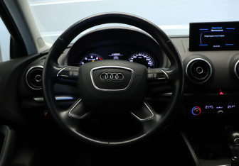 Подержанный автомобиль Audi A3 Sedan 2015 года (8 фото)