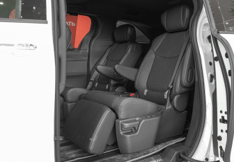 Новый Toyota Sienna 2024 (34 фото)