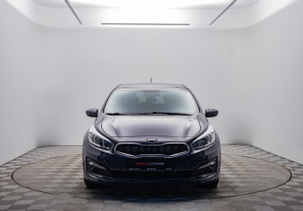 Подержанный автомобиль Kia Ceed Hatchback 2016 года (2 фото)