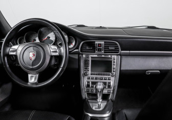 Подержанный автомобиль Porsche 911 Coupe 2004 года (12 фото)