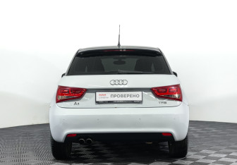 Подержанный автомобиль Audi A1 2013 года (6 фото)