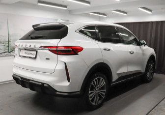 Подержанный автомобиль Haval F7 2022 года (4 фото)