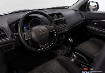Подержанный автомобиль Mitsubishi ASX 2021 года (8 фото)