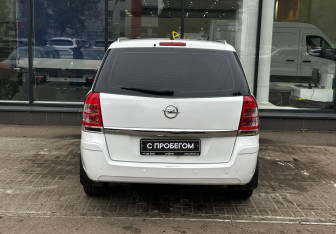 Подержанный автомобиль Opel Zafira Compactvan 2012 года (7 фото)