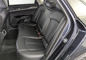 Подержанный автомобиль Kia K5 2021 года (18 фото)