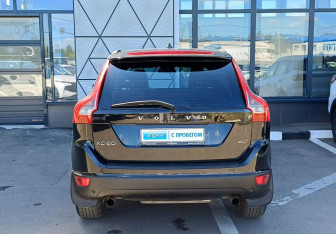 Подержанный автомобиль Volvo XC60 2011 года (6 фото)