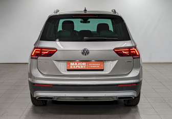 Подержанный автомобиль Volkswagen Tiguan 2019 года (6 фото)