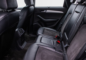 Подержанный автомобиль Audi Q5 2009 года (11 фото)