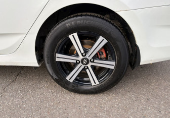 Подержанный автомобиль Hyundai Solaris Sedan 2013 года (12 фото)