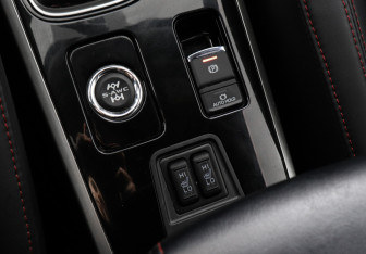 Подержанный автомобиль Mitsubishi Outlander 2021 года (12 фото)