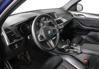 Подержанный автомобиль BMW X3 2018 года (12 фото)