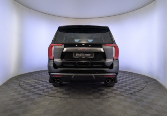Подержанный автомобиль GMC Yukon 2024 года (6 фото)
