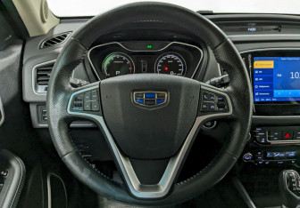 Подержанный автомобиль Geely Emgrand X7 2020 года (25 фото)