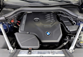 Подержанный автомобиль BMW X3 2022 года (9 фото)