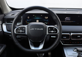 Подержанный автомобиль Jetour X70 2023 года (15 фото)