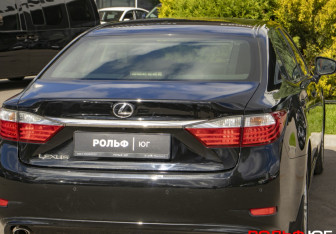 Подержанный автомобиль Lexus ES 2013 года (28 фото)