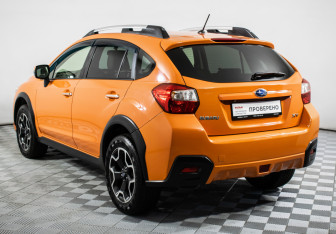 Подержанный автомобиль Subaru XV 2015 года (6 фото)