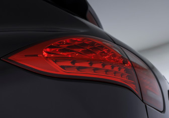 Подержанный автомобиль Porsche Cayenne 2012 года (22 фото)