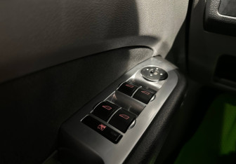 Подержанный автомобиль Ford Focus Hatchback 2009 года (8 фото)