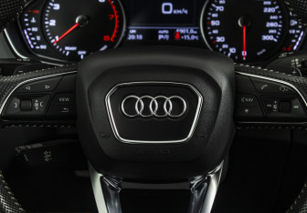 Подержанный автомобиль Audi Q5 2017 года (12 фото)