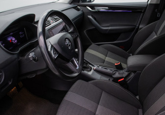 Подержанный автомобиль Skoda Octavia Liftback 2018 года (10 фото)