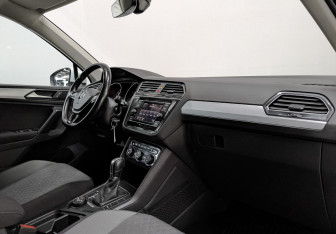 Подержанный автомобиль Volkswagen Tiguan 2018 года (13 фото)