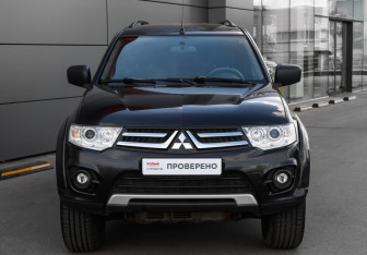 Подержанный автомобиль Mitsubishi Pajero Sport 2013 года (2 фото)