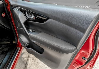 Подержанный автомобиль Nissan Qashqai 2016 года (23 фото)