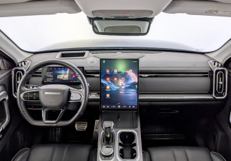 Подержанный автомобиль Jaecoo J7 2023 года (14 фото)