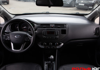 Подержанный автомобиль Kia Pride Sedan 2012 года (11 фото)
