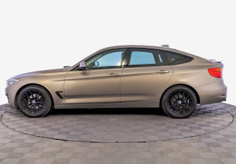 Подержанный автомобиль BMW M3 Sedan 2015 года (8 фото)