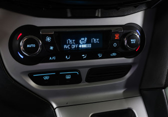 Подержанный автомобиль Ford Focus Sedan 2012 года (18 фото)