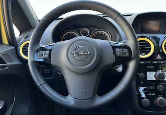 Подержанный автомобиль Opel Corsa 2014 года (12 фото)