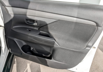 Подержанный автомобиль Mitsubishi Outlander 2013 года (23 фото)