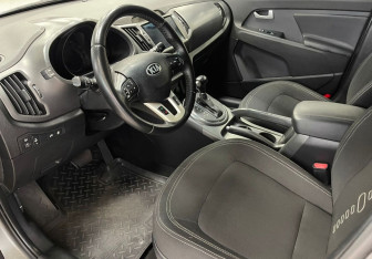 Подержанный автомобиль Kia Sportage 2013 года (12 фото)