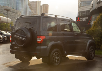 Подержанный автомобиль УАЗ Patriot 2018 года (4 фото)