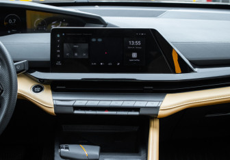 Подержанный автомобиль Changan UNI-V 2022 года (13 фото)