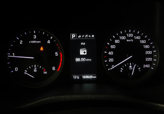 Подержанный автомобиль Hyundai Tucson 2017 года (16 фото)