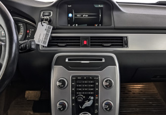 Подержанный автомобиль Volvo XC70 2014 года (17 фото)