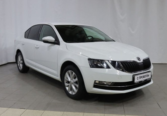 Подержанный автомобиль Skoda Octavia Liftback 2017 года (3 фото)