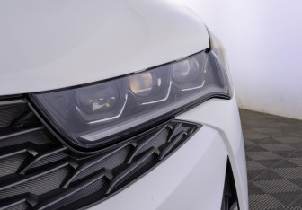 Подержанный автомобиль Kia K5 2021 года (11 фото)