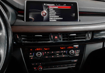 Подержанный автомобиль BMW X5 2014 года (13 фото)