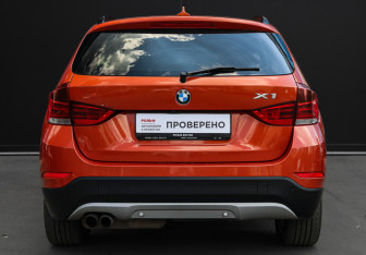 Подержанный автомобиль BMW X1 2013 года (5 фото)