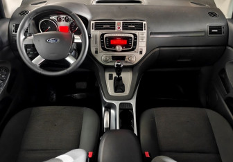 Подержанный автомобиль Ford Kuga 2011 года (9 фото)