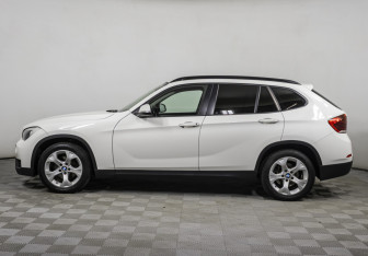 Подержанный автомобиль BMW X1 2013 года (8 фото)