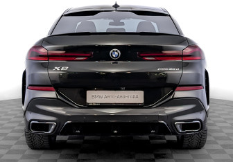 Подержанный автомобиль BMW X6 2021 года (6 фото)