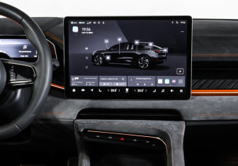 Подержанный автомобиль Zeekr 001 2023 года (14 фото)