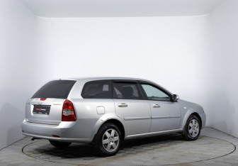 Подержанный автомобиль Chevrolet Lacetti Wagon 2006 года (5 фото)