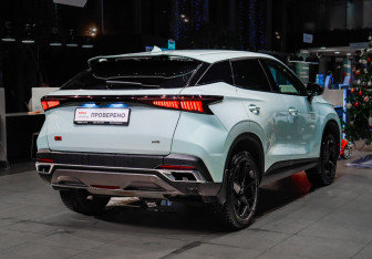 Подержанный автомобиль Omoda C5 2023 года (4 фото)