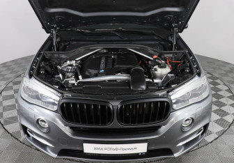 Подержанный автомобиль BMW X5 2017 года (10 фото)